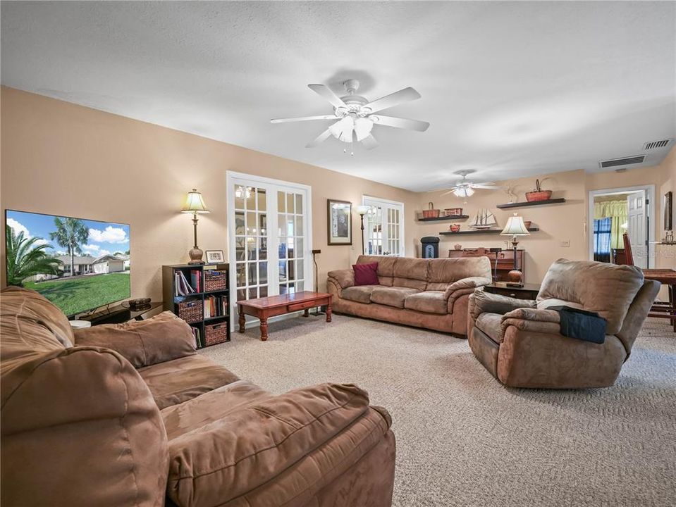 For Sale: $289,990 (4 beds, 2 baths, 1989 Square Feet)