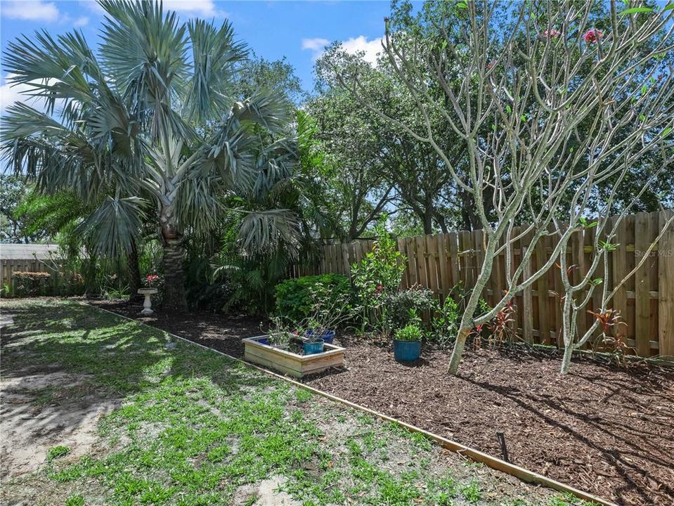 For Sale: $289,990 (4 beds, 2 baths, 1989 Square Feet)