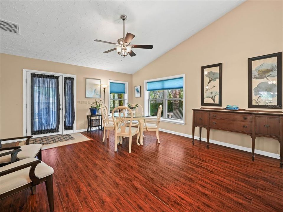 For Sale: $289,990 (4 beds, 2 baths, 1989 Square Feet)