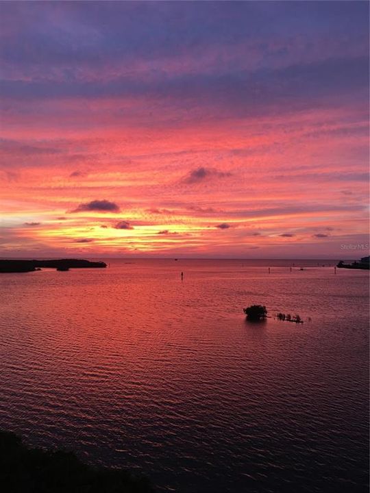 На продажу: $360,000 (2 спален, 2 ванн, 1103 Квадратных фут)