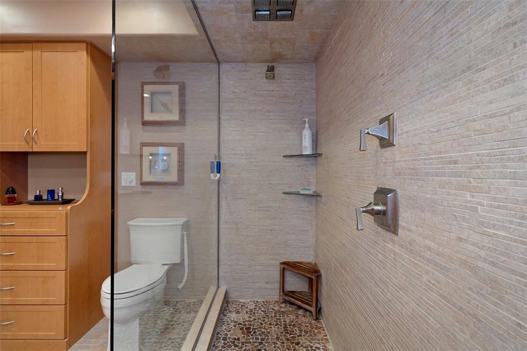 На продажу: $360,000 (2 спален, 2 ванн, 1103 Квадратных фут)