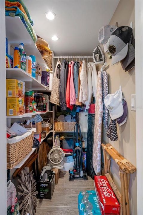 На продажу: $360,000 (2 спален, 2 ванн, 1103 Квадратных фут)