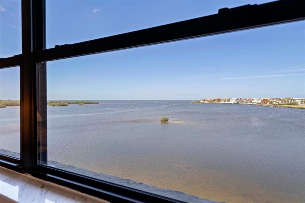 На продажу: $360,000 (2 спален, 2 ванн, 1103 Квадратных фут)