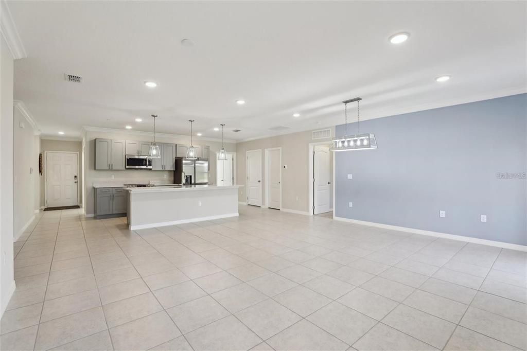 В аренду: $1,965 (4 спален, 2 ванн, 2018 Квадратных фут)