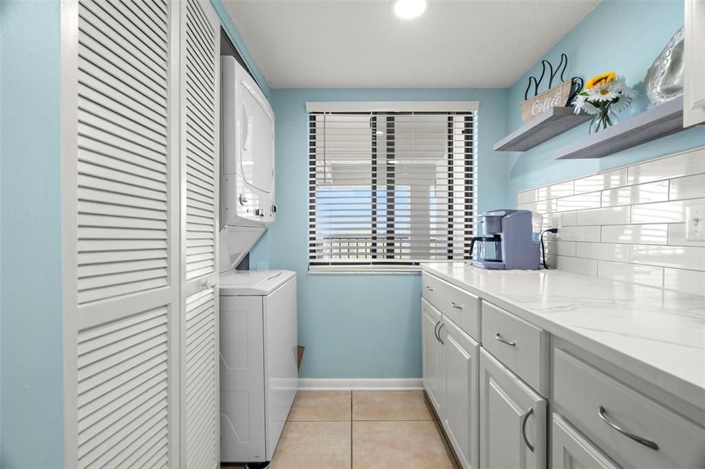 For Sale: $315,000 (2 beds, 2 baths, 1025 Square Feet)