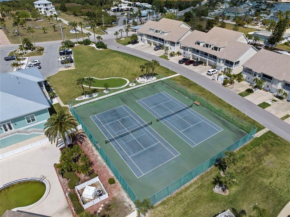 For Sale: $315,000 (2 beds, 2 baths, 1025 Square Feet)