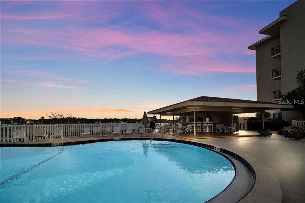 For Sale: $315,000 (2 beds, 2 baths, 1025 Square Feet)