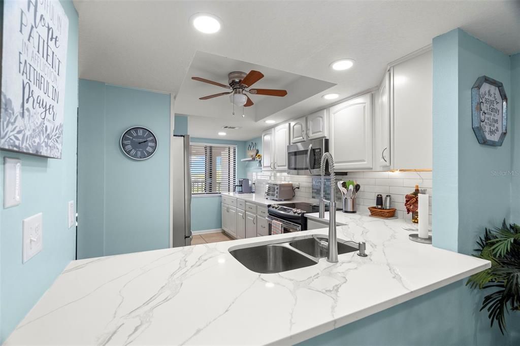 For Sale: $315,000 (2 beds, 2 baths, 1025 Square Feet)