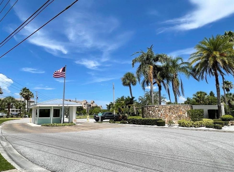 For Sale: $315,000 (2 beds, 2 baths, 1025 Square Feet)