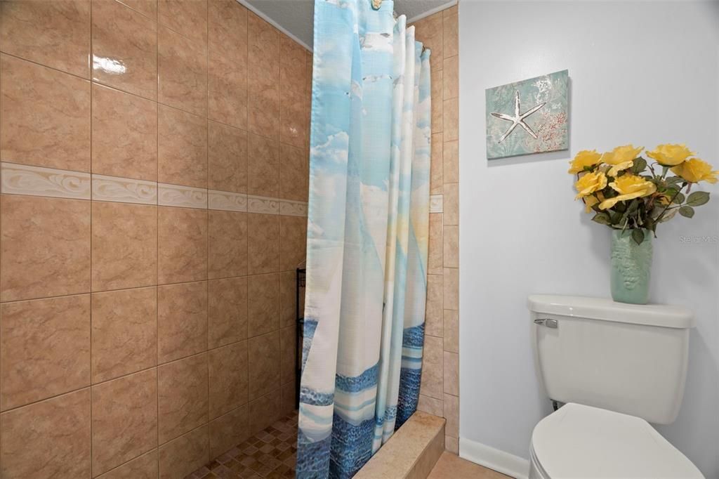 For Sale: $315,000 (2 beds, 2 baths, 1025 Square Feet)