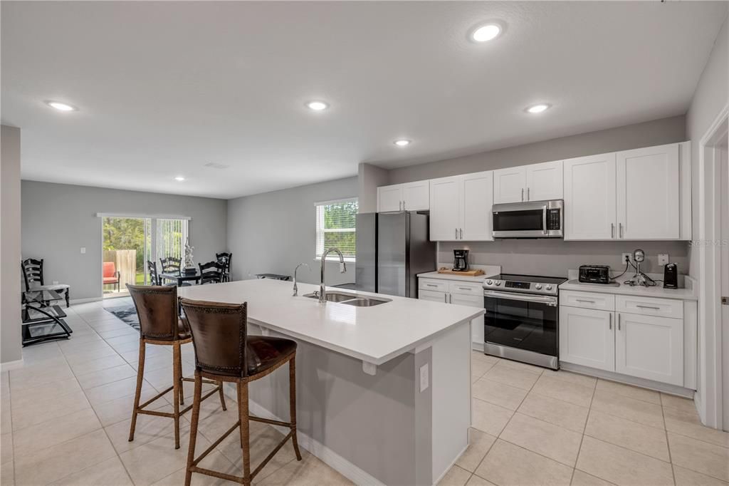 For Sale: $445,000 (4 beds, 2 baths, 1876 Square Feet)