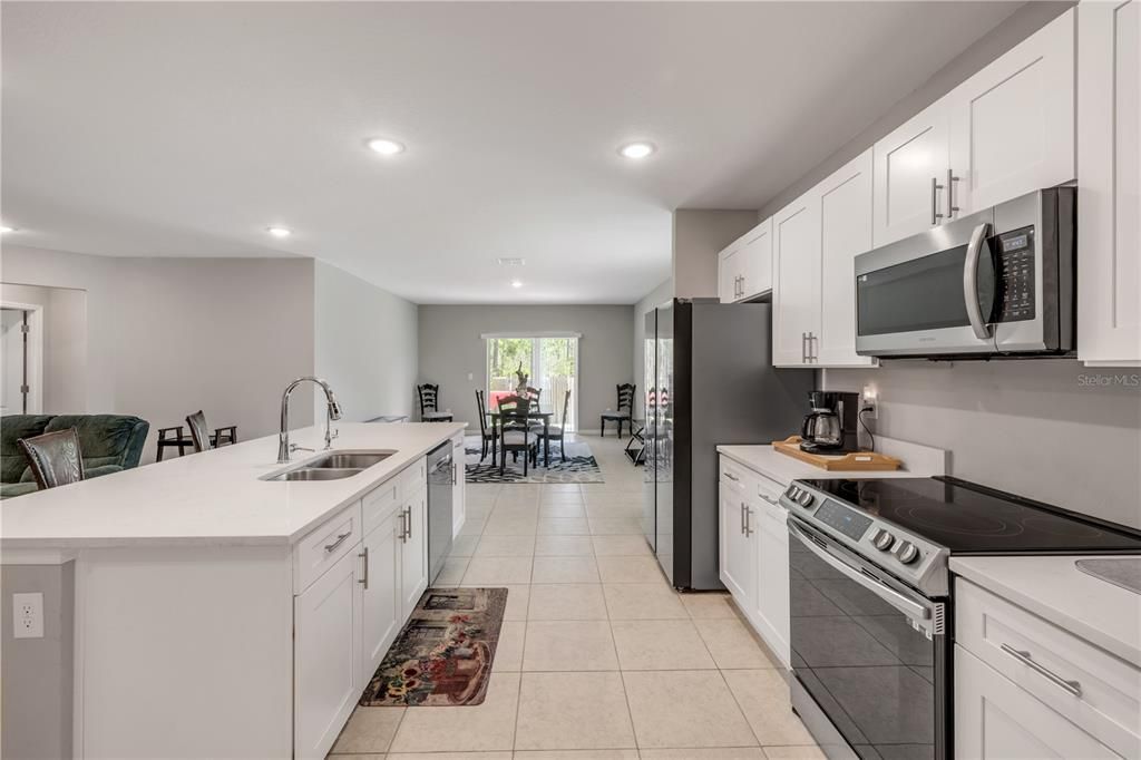 For Sale: $445,000 (4 beds, 2 baths, 1876 Square Feet)