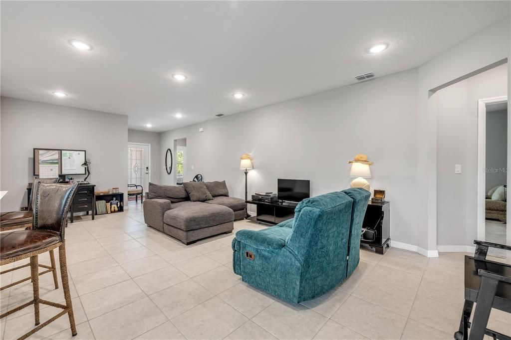 For Sale: $445,000 (4 beds, 2 baths, 1876 Square Feet)