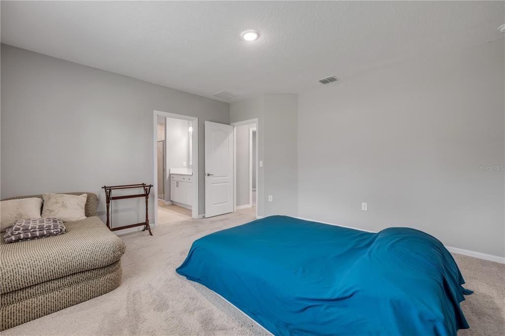 For Sale: $445,000 (4 beds, 2 baths, 1876 Square Feet)