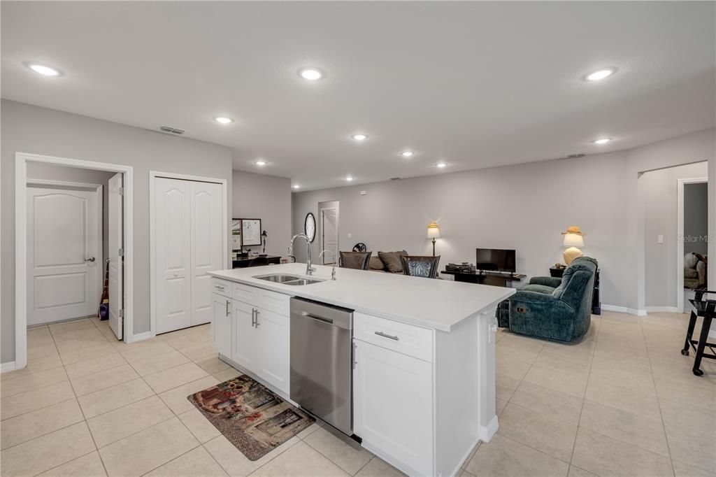 For Sale: $445,000 (4 beds, 2 baths, 1876 Square Feet)