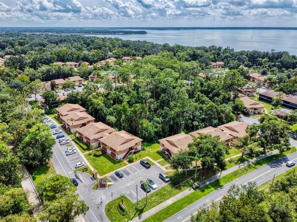 For Sale: $175,000 (2 beds, 2 baths, 897 Square Feet)