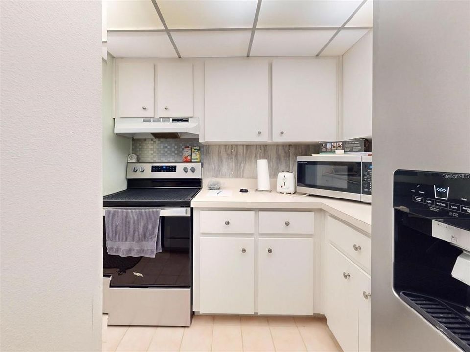 For Sale: $175,000 (2 beds, 2 baths, 897 Square Feet)