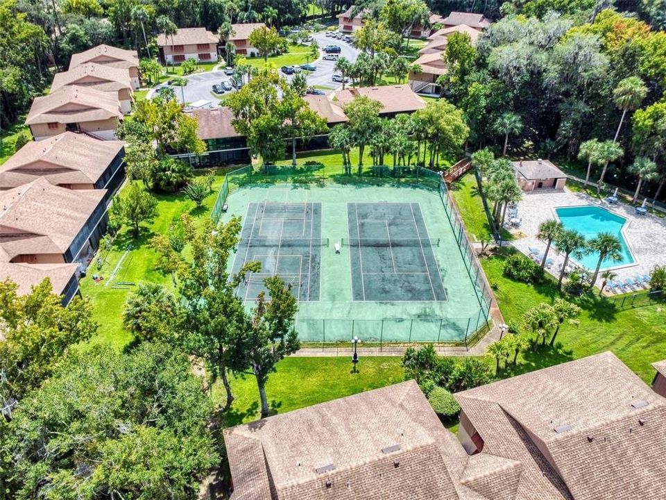 For Sale: $175,000 (2 beds, 2 baths, 897 Square Feet)