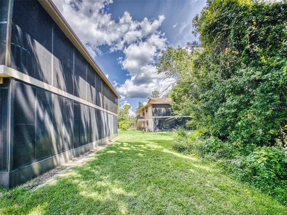 For Sale: $175,000 (2 beds, 2 baths, 897 Square Feet)