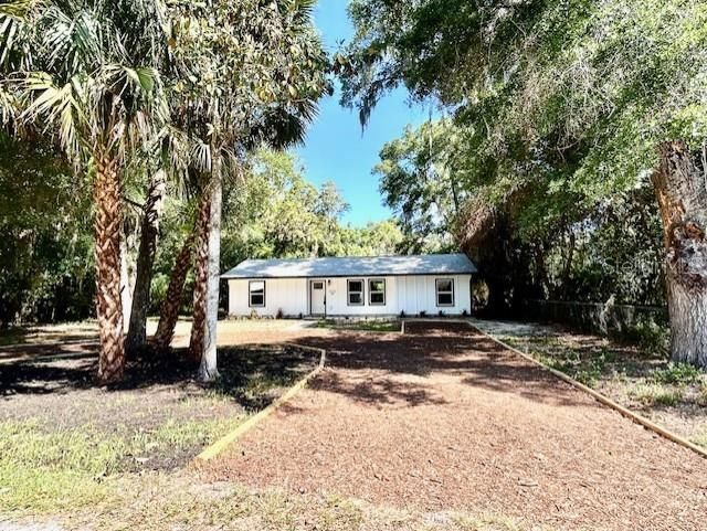 Recently Sold: $224,900 (3 beds, 1 baths, 1189 Square Feet)