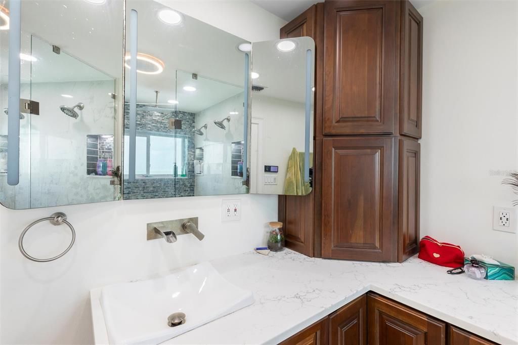 En Venta: $2,299,000 (3 camas, 2 baños, 1850 Pies cuadrados)