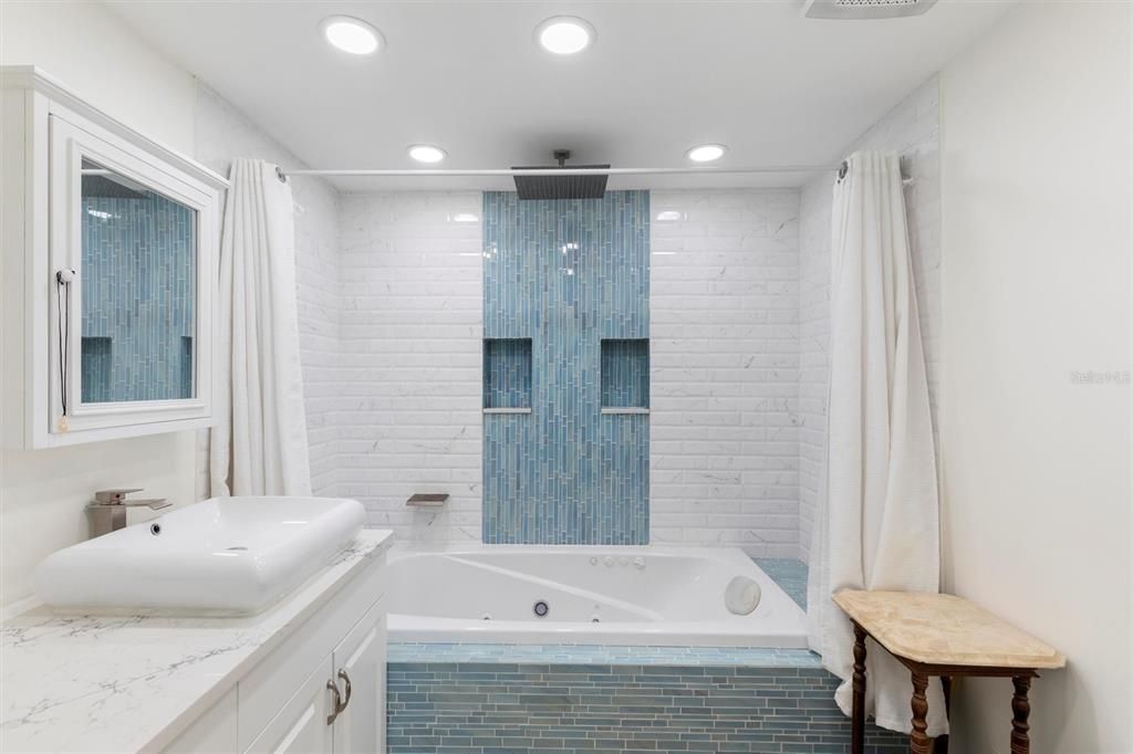 En Venta: $2,299,000 (3 camas, 2 baños, 1850 Pies cuadrados)