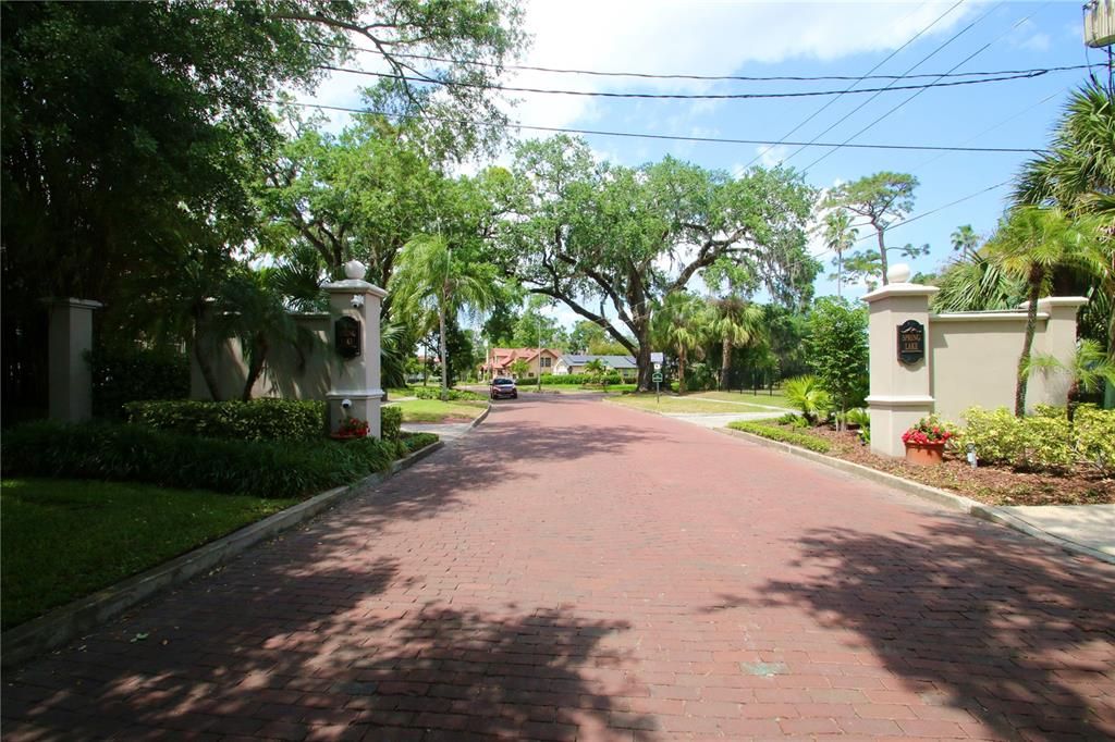 For Sale: $650,000 (3 beds, 4 baths, 2506 Square Feet)