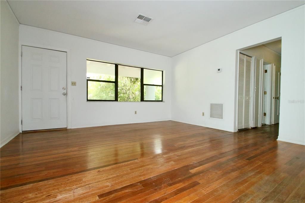 For Sale: $650,000 (3 beds, 4 baths, 2506 Square Feet)