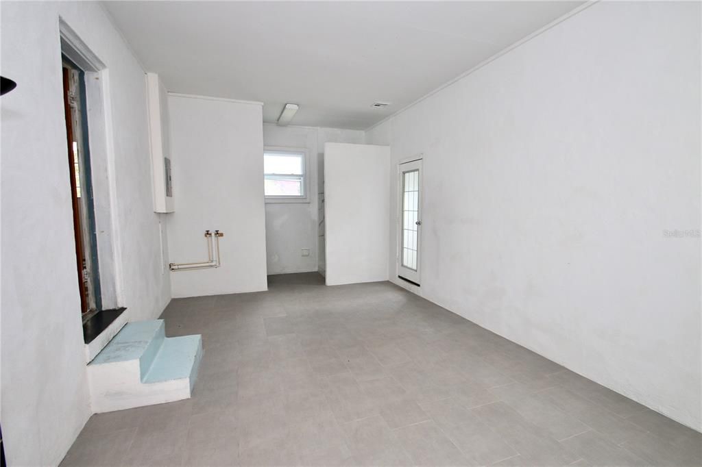 For Sale: $650,000 (3 beds, 4 baths, 2506 Square Feet)