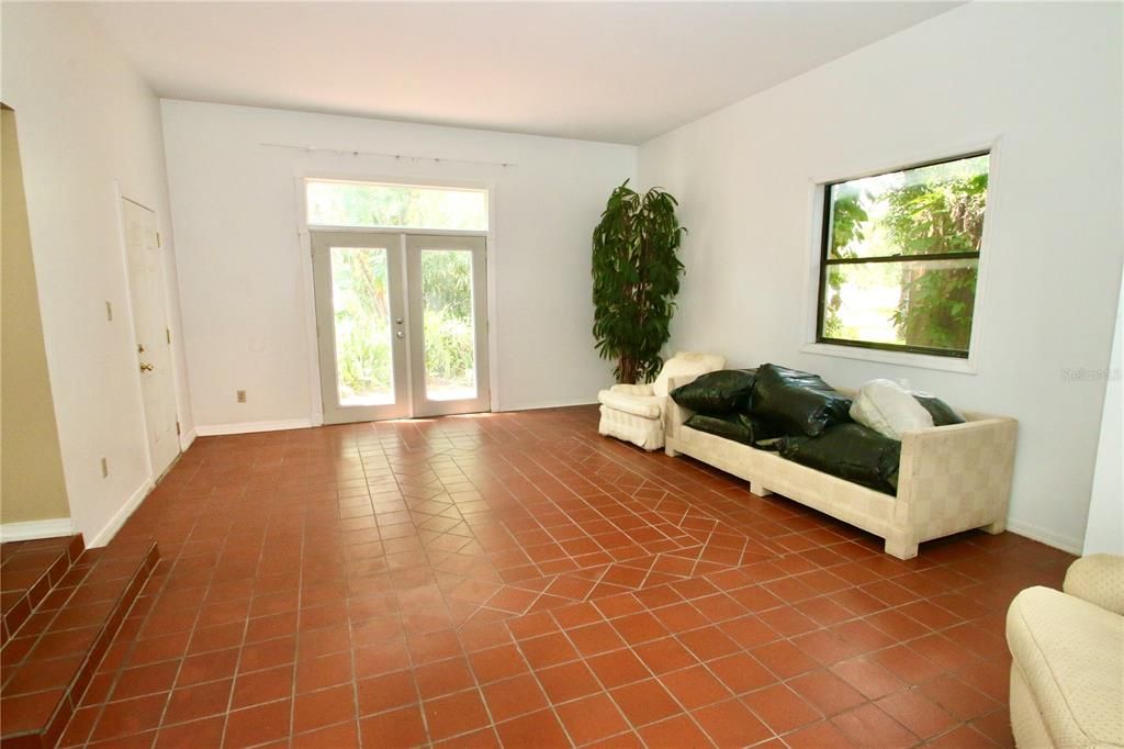 For Sale: $650,000 (3 beds, 4 baths, 2506 Square Feet)