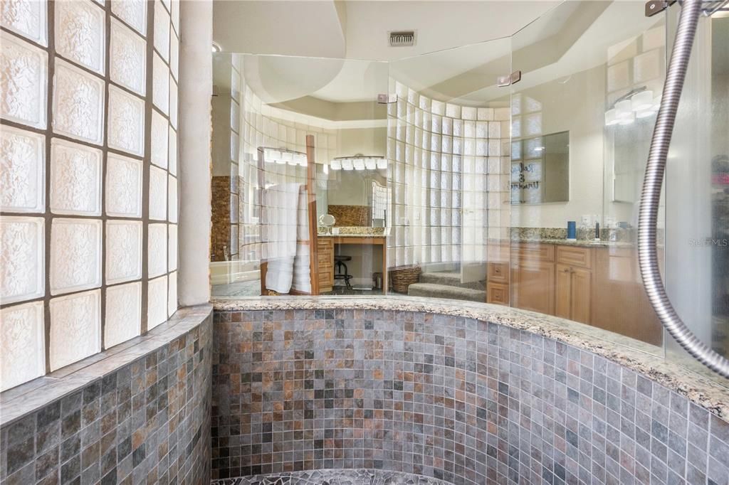 En Venta: $1,395,000 (4 camas, 3 baños, 3769 Pies cuadrados)