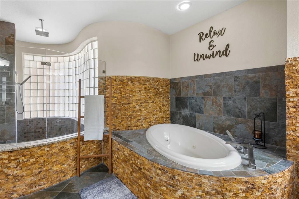 En Venta: $1,395,000 (4 camas, 3 baños, 3769 Pies cuadrados)