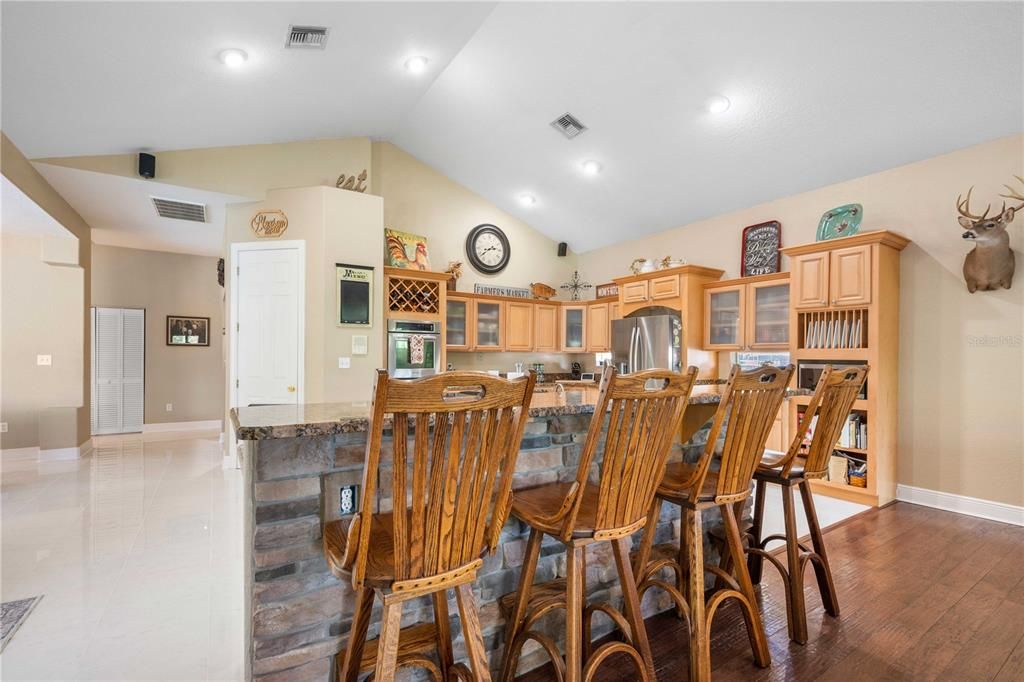 En Venta: $1,395,000 (4 camas, 3 baños, 3769 Pies cuadrados)