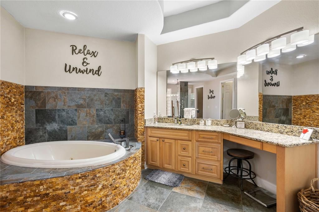 En Venta: $1,395,000 (4 camas, 3 baños, 3769 Pies cuadrados)