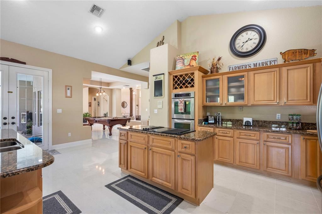 En Venta: $1,395,000 (4 camas, 3 baños, 3769 Pies cuadrados)