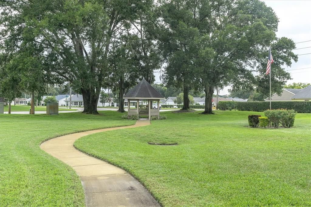 Под контрактом: $144,900 (2 спален, 2 ванн, 1135 Квадратных фут)