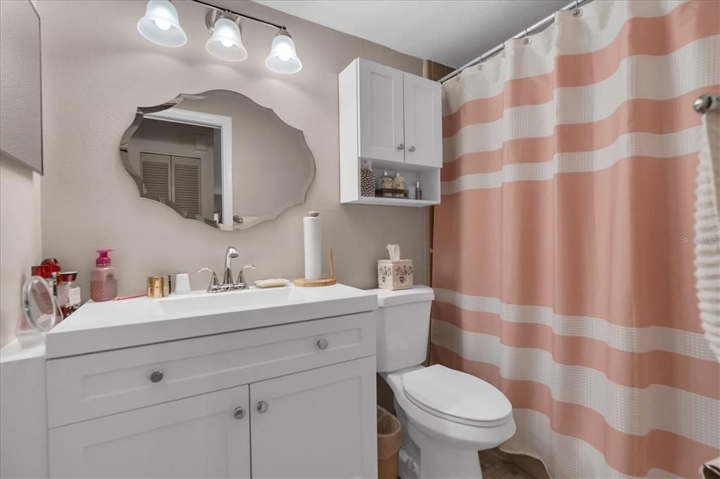 Под контрактом: $144,900 (2 спален, 2 ванн, 1135 Квадратных фут)