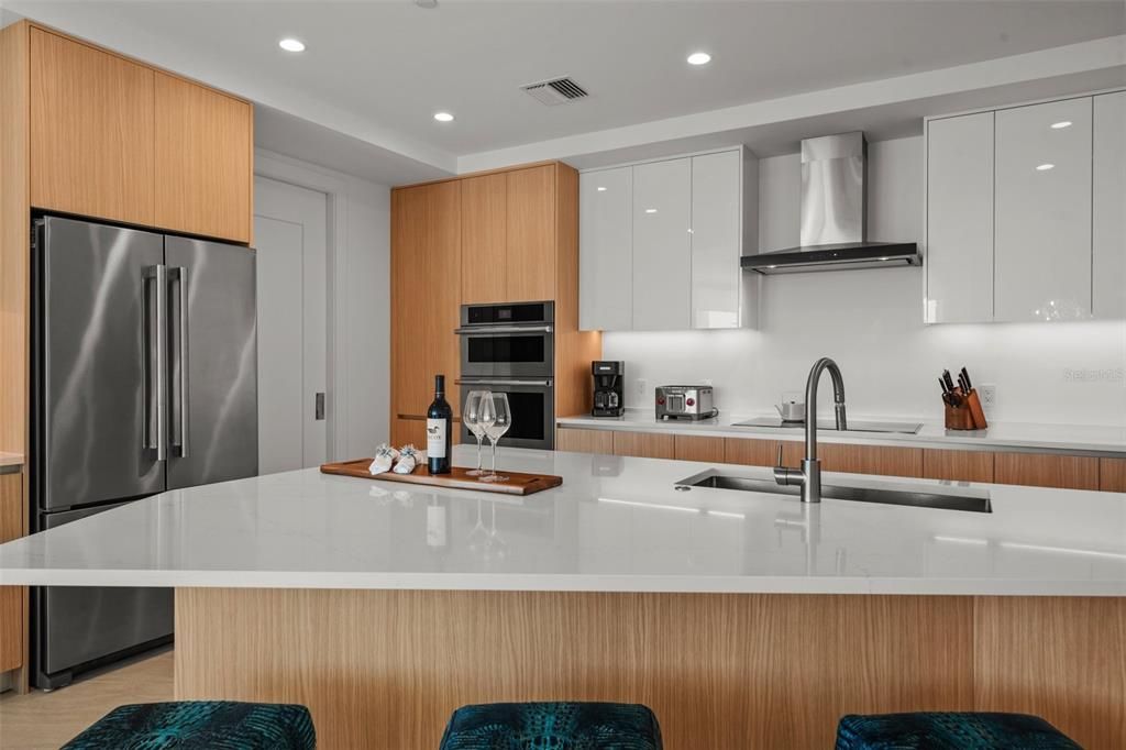 For Sale: $2,099,000 (2 beds, 3 baths, 2185 Square Feet)