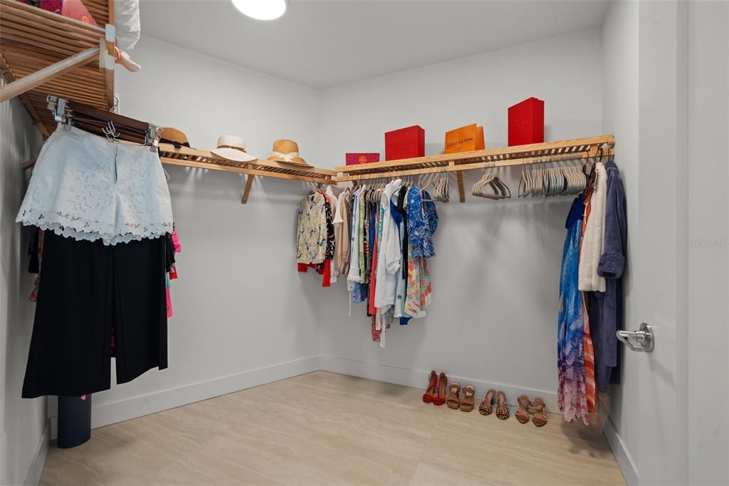 For Sale: $2,099,000 (2 beds, 3 baths, 2185 Square Feet)