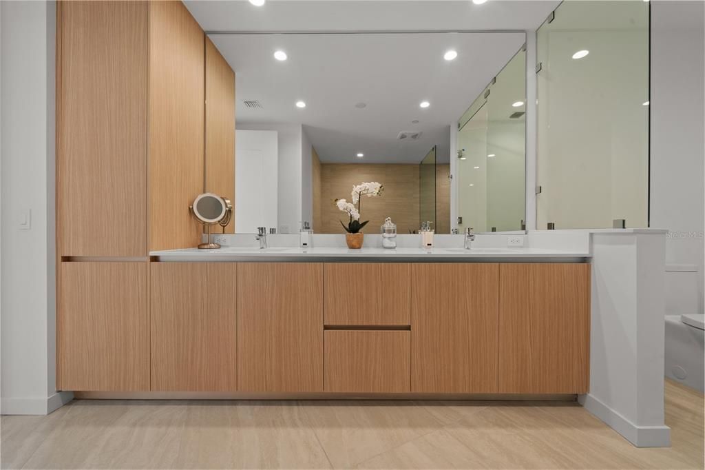 For Sale: $2,099,000 (2 beds, 3 baths, 2185 Square Feet)