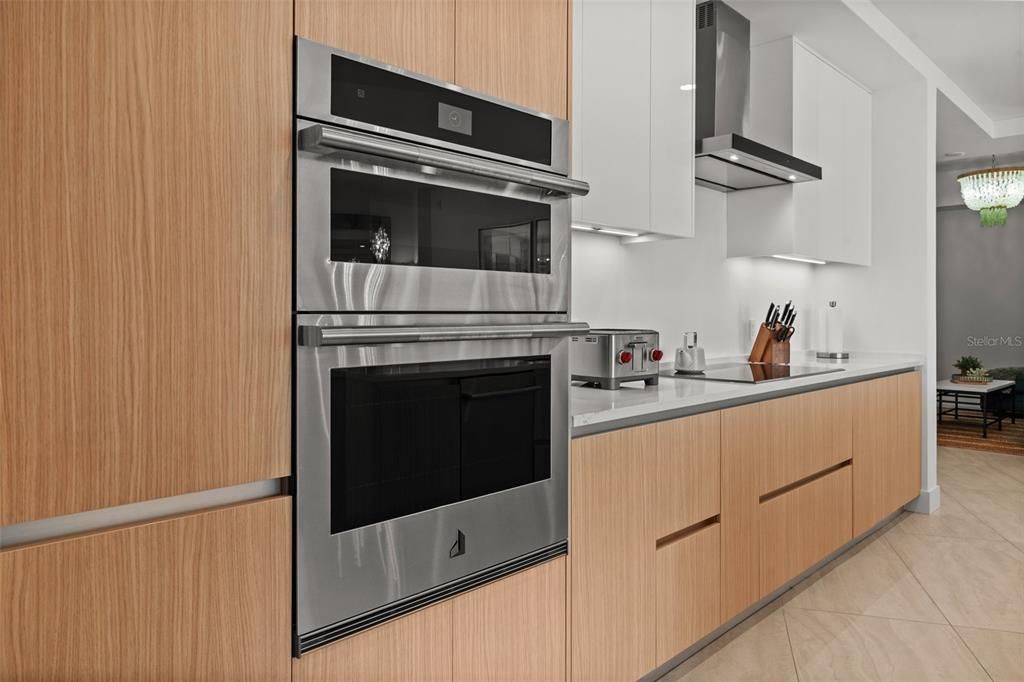 For Sale: $2,099,000 (2 beds, 3 baths, 2185 Square Feet)