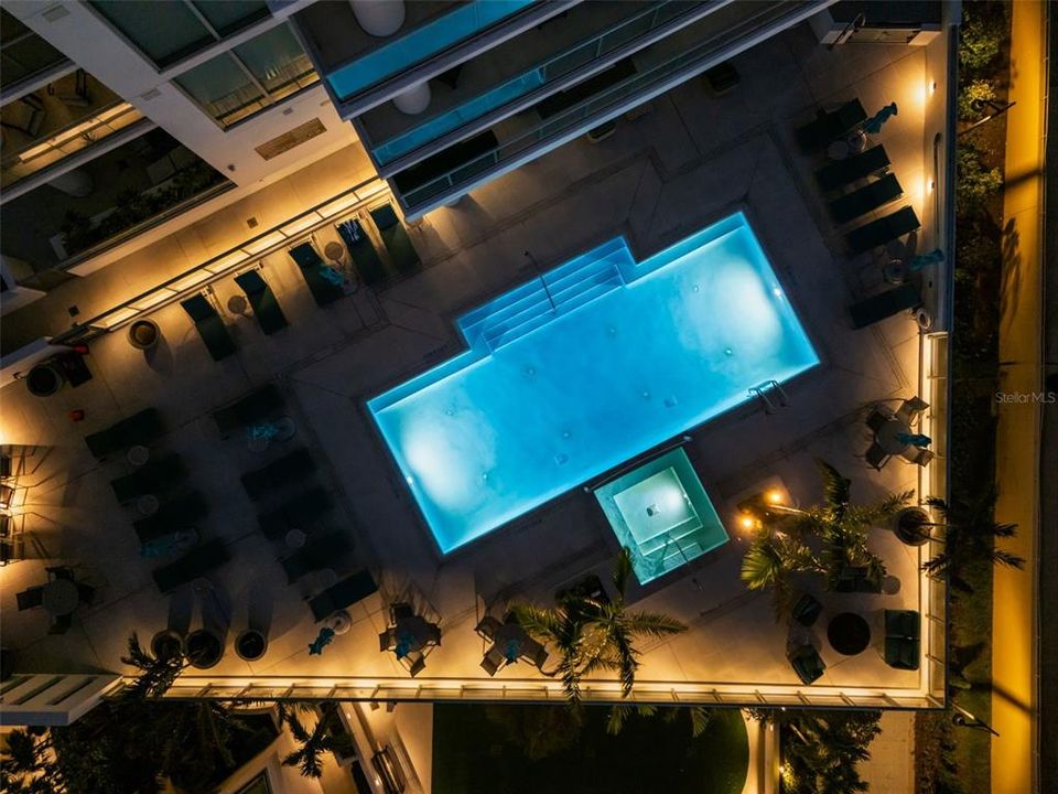 For Sale: $2,099,000 (2 beds, 3 baths, 2185 Square Feet)