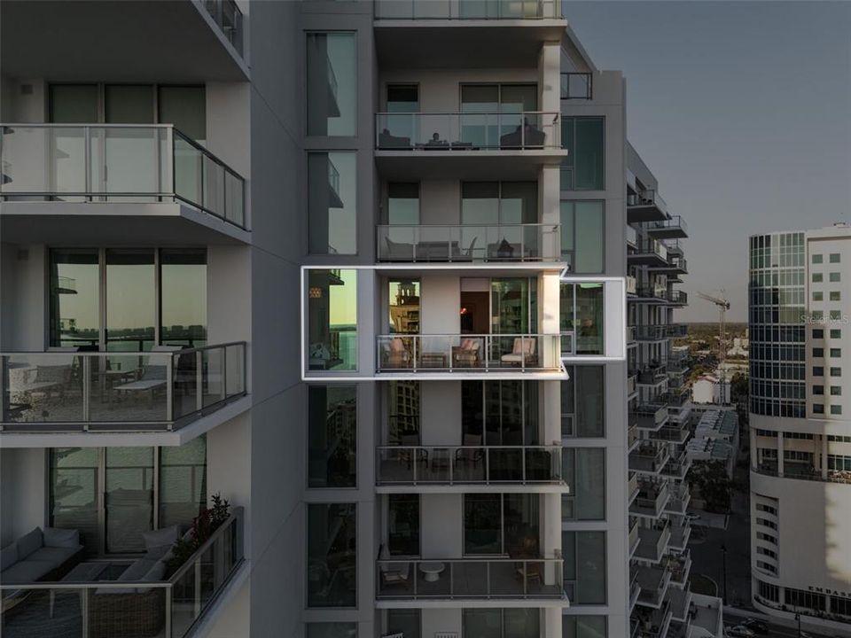 For Sale: $2,099,000 (2 beds, 3 baths, 2185 Square Feet)