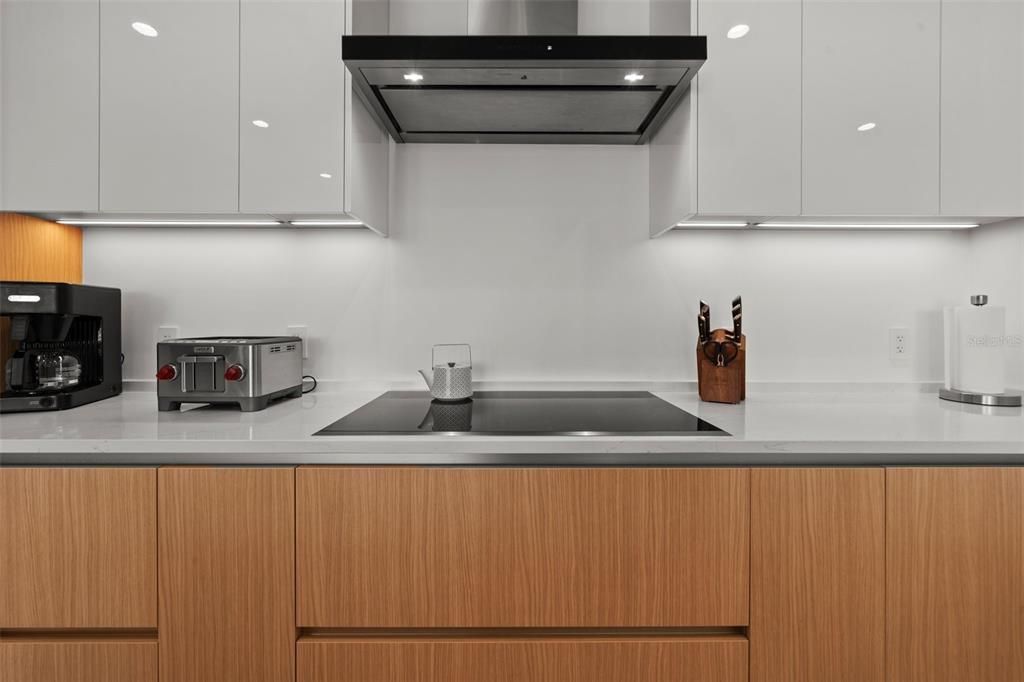 For Sale: $2,099,000 (2 beds, 3 baths, 2185 Square Feet)