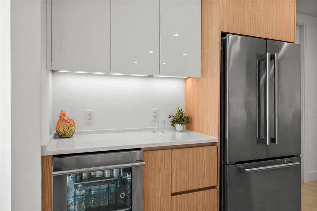 For Sale: $2,099,000 (2 beds, 3 baths, 2185 Square Feet)