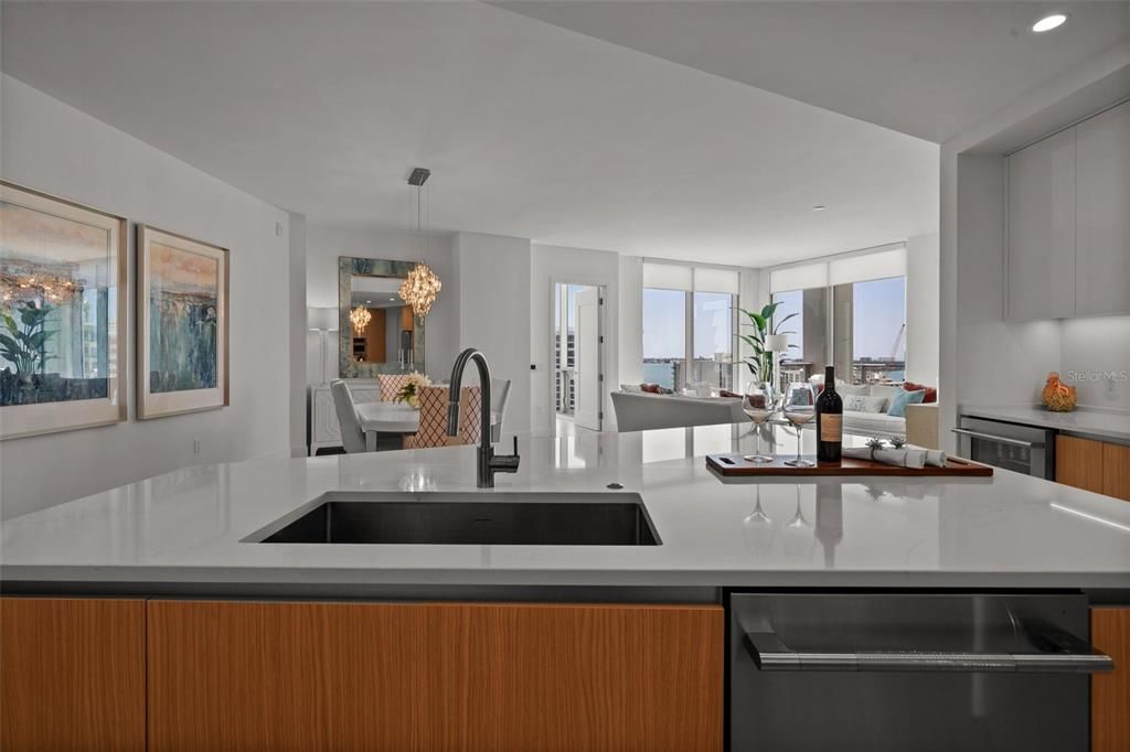 For Sale: $2,099,000 (2 beds, 3 baths, 2185 Square Feet)