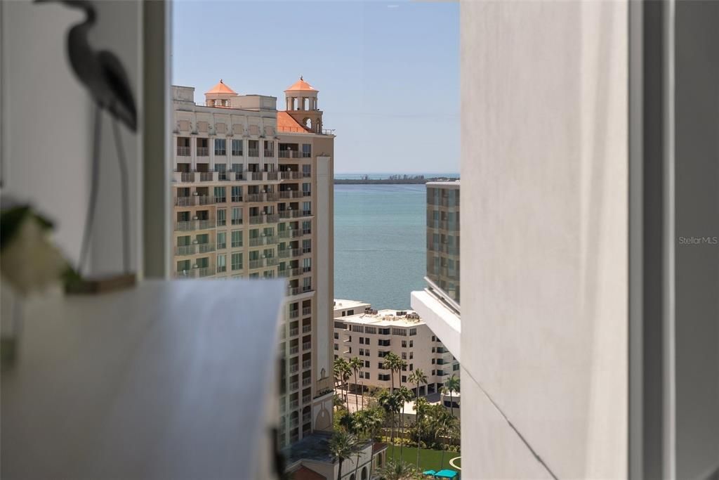 For Sale: $2,099,000 (2 beds, 3 baths, 2185 Square Feet)