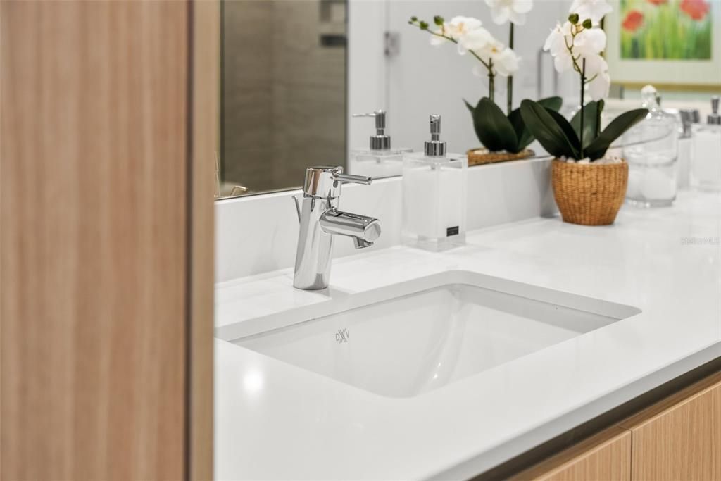 For Sale: $2,099,000 (2 beds, 3 baths, 2185 Square Feet)