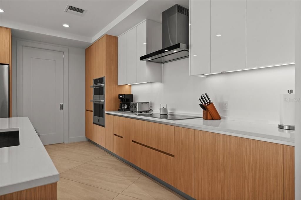 For Sale: $2,099,000 (2 beds, 3 baths, 2185 Square Feet)