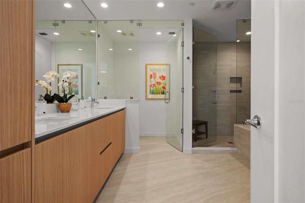 For Sale: $2,099,000 (2 beds, 3 baths, 2185 Square Feet)